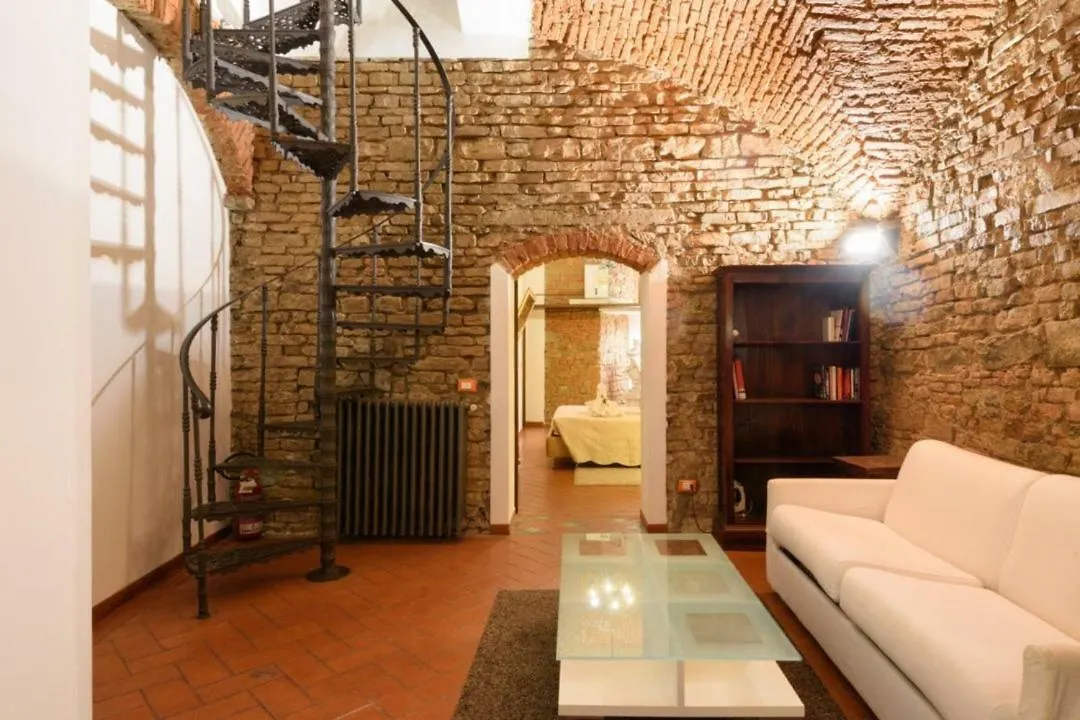 Secret Suite: A Dream Came True In Florence Apartment